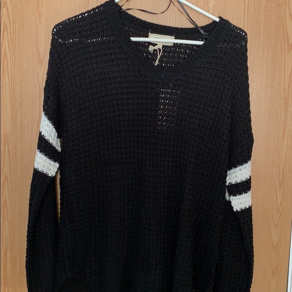 Knitted long sleeve sweater